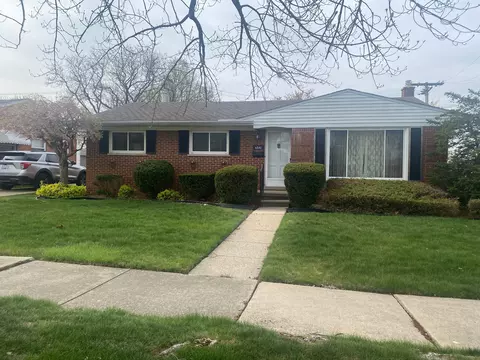 6840 Crestwood St, Dearborn Heights, MI 48127