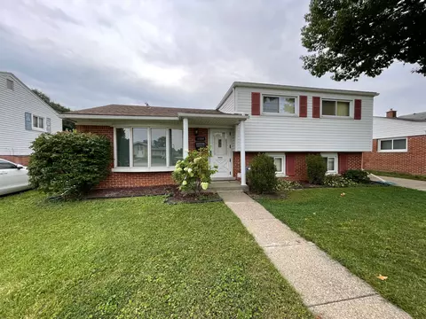 18934 Frazho Rd, Roseville, MI 48066