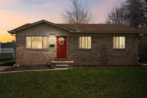 29826 Commonwealth St, Roseville, MI 48066