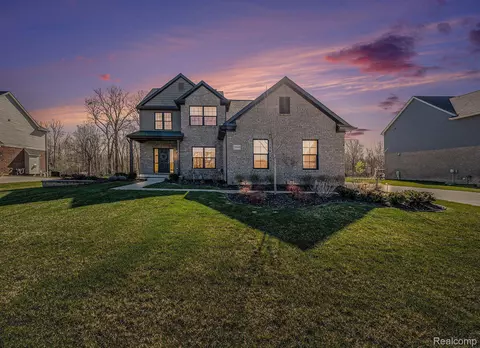 20940 Hasenclever Dr, Lyon, MI 48178