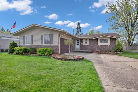 2946 Athena Dr, Troy, MI 48083