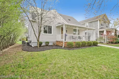 908 N Vermont Ave, Royal Oak, MI 48067