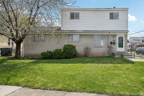 1047 Montie Rd, Lincoln Park, MI 48146