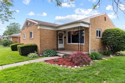 8575 Darlene St, Warren, MI 48093
