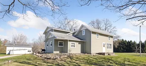 8023 Bray Rd, Vassar, MI 48768