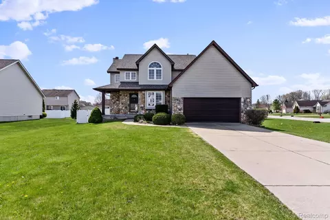 5166 Cypress Cir, Grand Blanc, MI 48439
