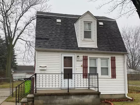 25137 Packard St, Roseville, MI 48066