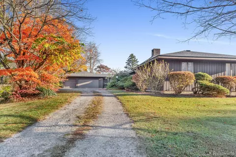 11547 Sheridan Rd, Manchester, MI 48158