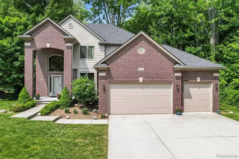 50477 Edith St, Chesterfield, MI 48047