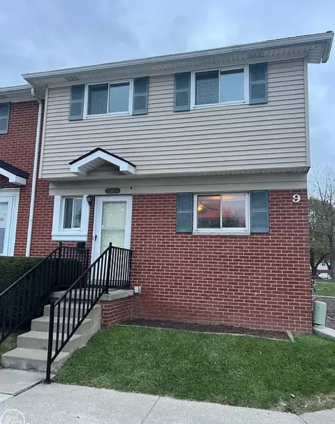 25834 Jeanette, Roseville, MI 48066