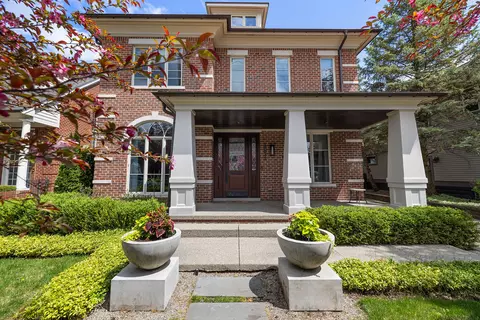 1011 Pierce St, Birmingham, MI 48009