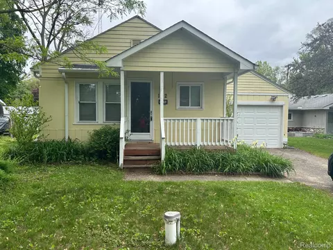 132 Longspur Ln, Commerce, MI 48382