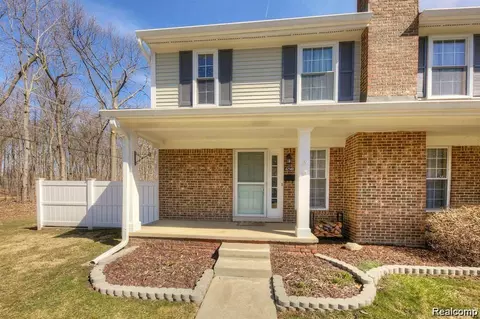 42140 Pellston Dr, Northville, MI 48167