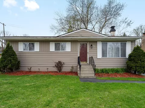 806 Harry Paul Dr, Orion, MI 48362