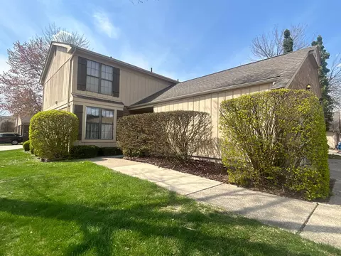 31751 Hickory Ln, Warren, MI 48093