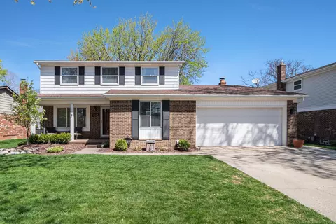 7349 Admiralty Dr, Canton, MI 48187