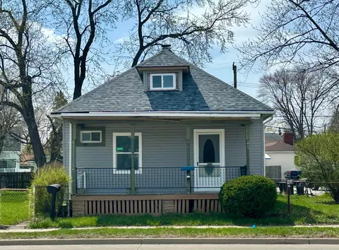 1330 Water St, Port Huron, MI 48060