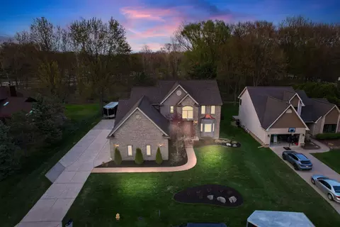 27091 Hickory St, Harrison, MI 48045