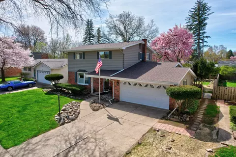 1024 Skyview Dr, Flushing, MI 48433