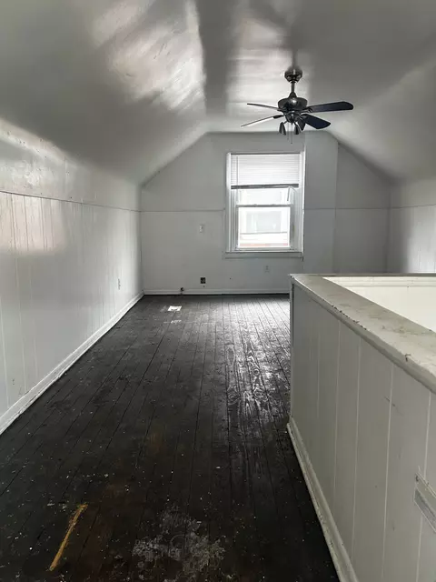9015 Cloverlawn St, Detroit, MI 48204