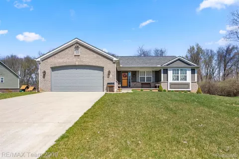 3463 High View Rd, Highland, MI 48356