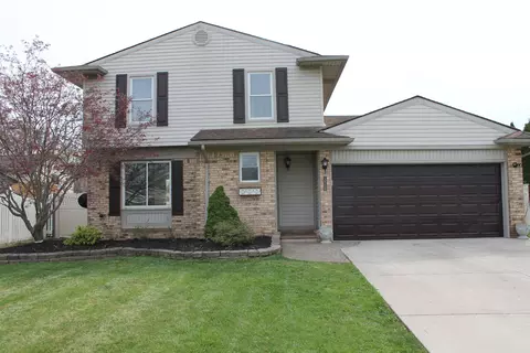 20209 Red Cedar Dr, Brownstown, MI 48183
