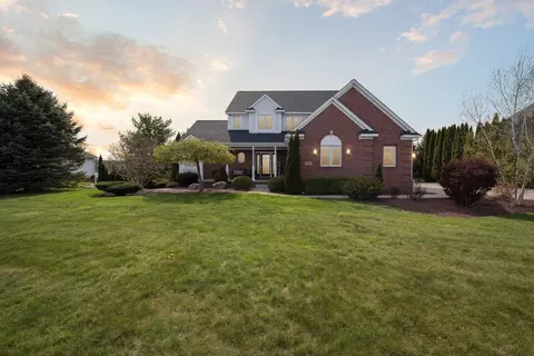 769 Saddle Club Ln, Howell, MI 48843