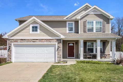 3652 Amber Oaks Dr, Howell, MI 48855