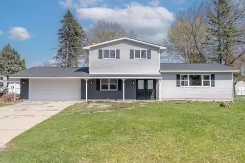 2222 Blackthorn Dr, Burton, MI 48509