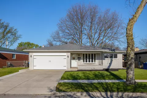 30239 Autumn Ln, Warren, MI 48088
