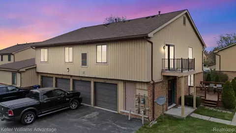 41679 Bedford Dr, Canton, MI 48187