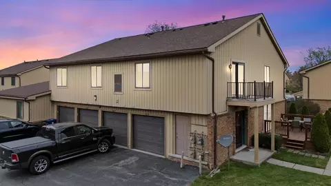41679 Bedford Dr, Canton, MI 48187