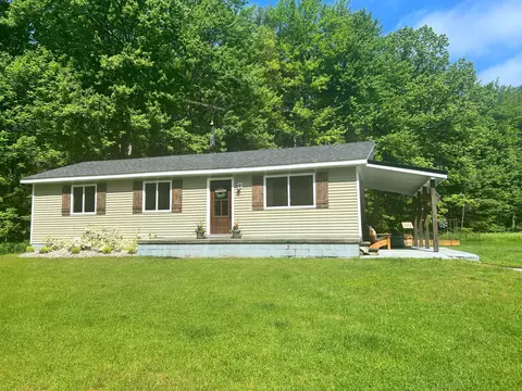 2671 Barth Rd, Kimball, MI 48074