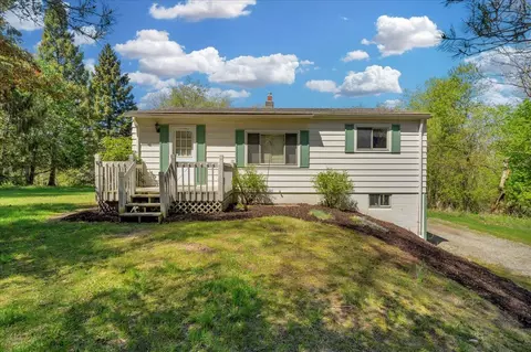 125 N Sashabaw Rd, Brandon, MI 48462