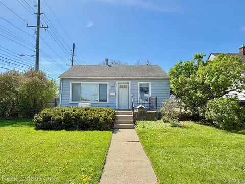 470 Wordsworth St, Ferndale, MI 48220