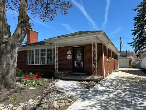 2639 Edsel St, Trenton, MI 48183