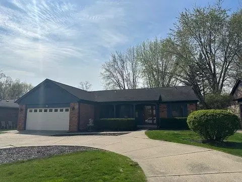 40015 Vachon Dr, Sterling Heights, MI 48313