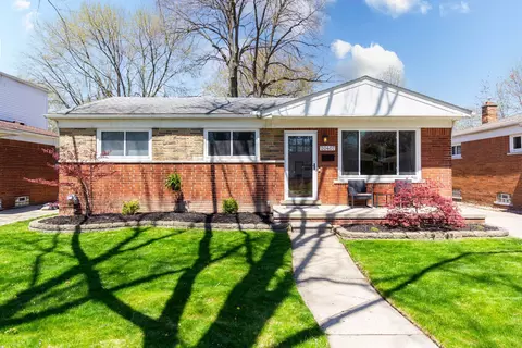 20407 Ardmore Park Dr, Saint Clair Shores, MI 48081