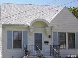 905 Victoria Ave, Flint, MI 48507