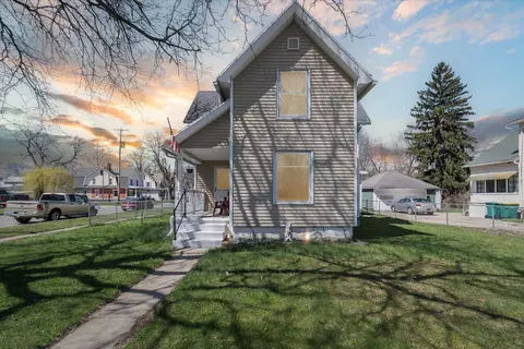 701 N Saginaw St, Durand, MI 48429