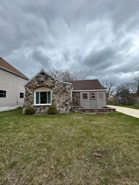 416 Church St, East Tawas, MI 48730