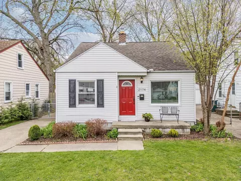 2174 Mapledale St, Ferndale, MI 48220
