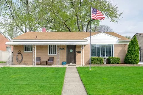 30724 Gladys Ave, Westland, MI 48185