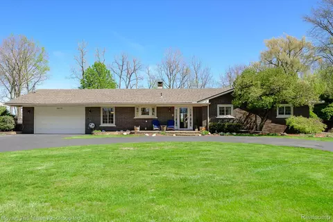 44119 Harmony Ln, Van Buren, MI 48111