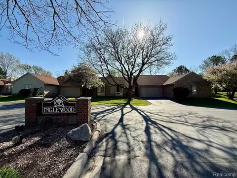 27570 Evergreen Rd, Lathrup Village, MI 48076