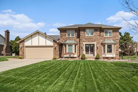 37174 Fairfax Dr, Livonia, MI 48152