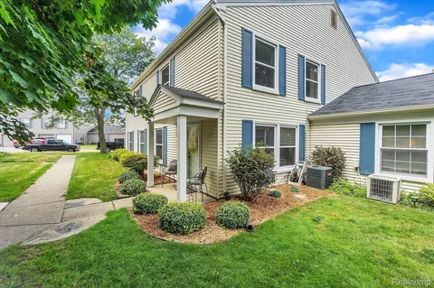 2993 Maplewood, Orion, MI 48360