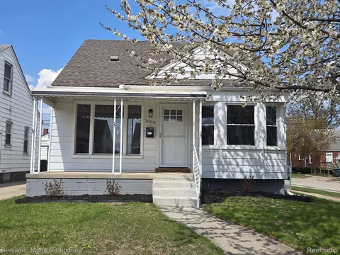 1606 Mill St, Lincoln Park, MI 48146