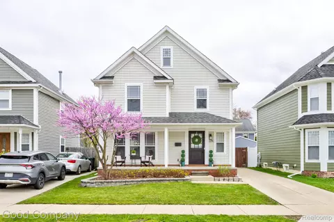 2280 Hamata St, Ferndale, MI 48220