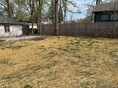 Exterior - 417 E Hunt St, Adrian, MI 49221 photo 4 of 5